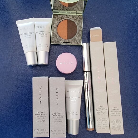 8 Piece Mally Makeup Cosmetics Bundle Lot in a Gift Box - Picture 2 of 13